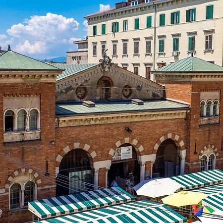 Rijeka With Love Center Luaran gambar