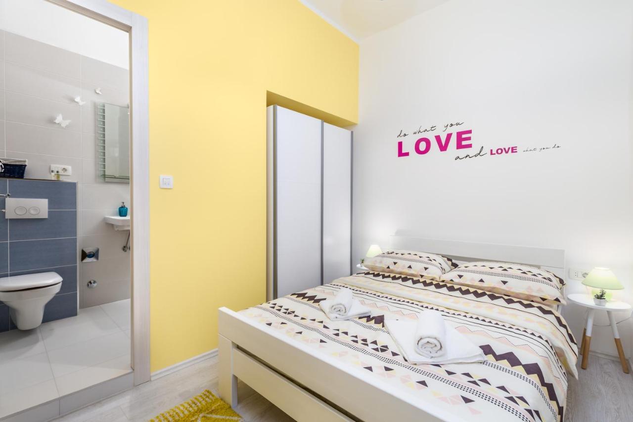 Rijeka With Love Center Luaran gambar