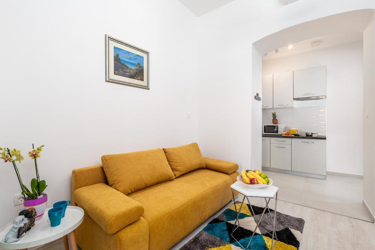 Rijeka With Love Center Luaran gambar