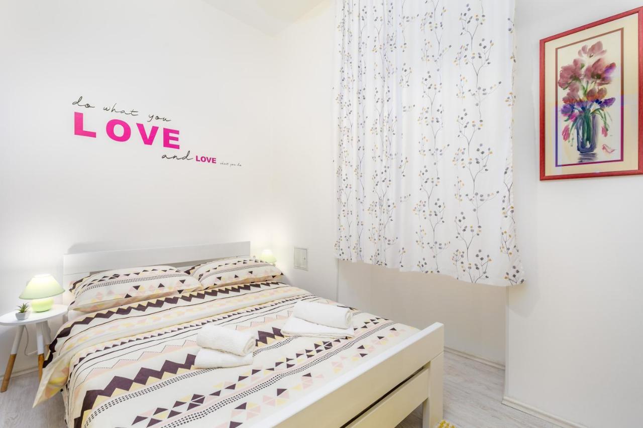 Rijeka With Love Center Luaran gambar